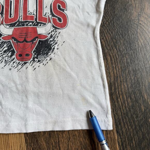 VTG 90s Chicago Bulls Toddler Tank Top Size 3T NBA Red Trim Graphic Tee - Picture 5 of 7
